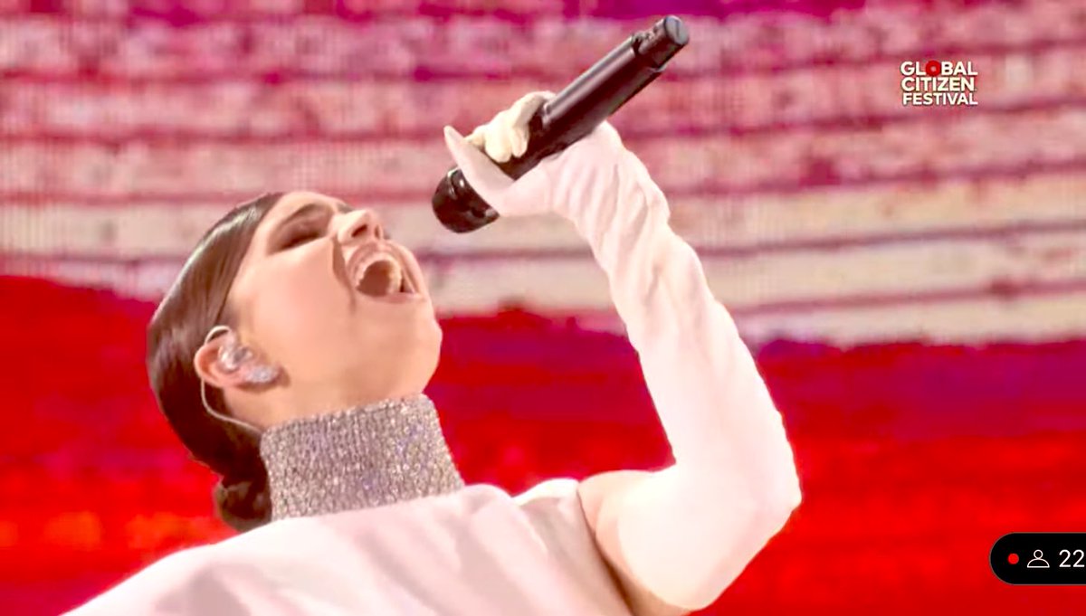 TeamCarsonBE's tweet image. I love you @SofiaCarson 🩵