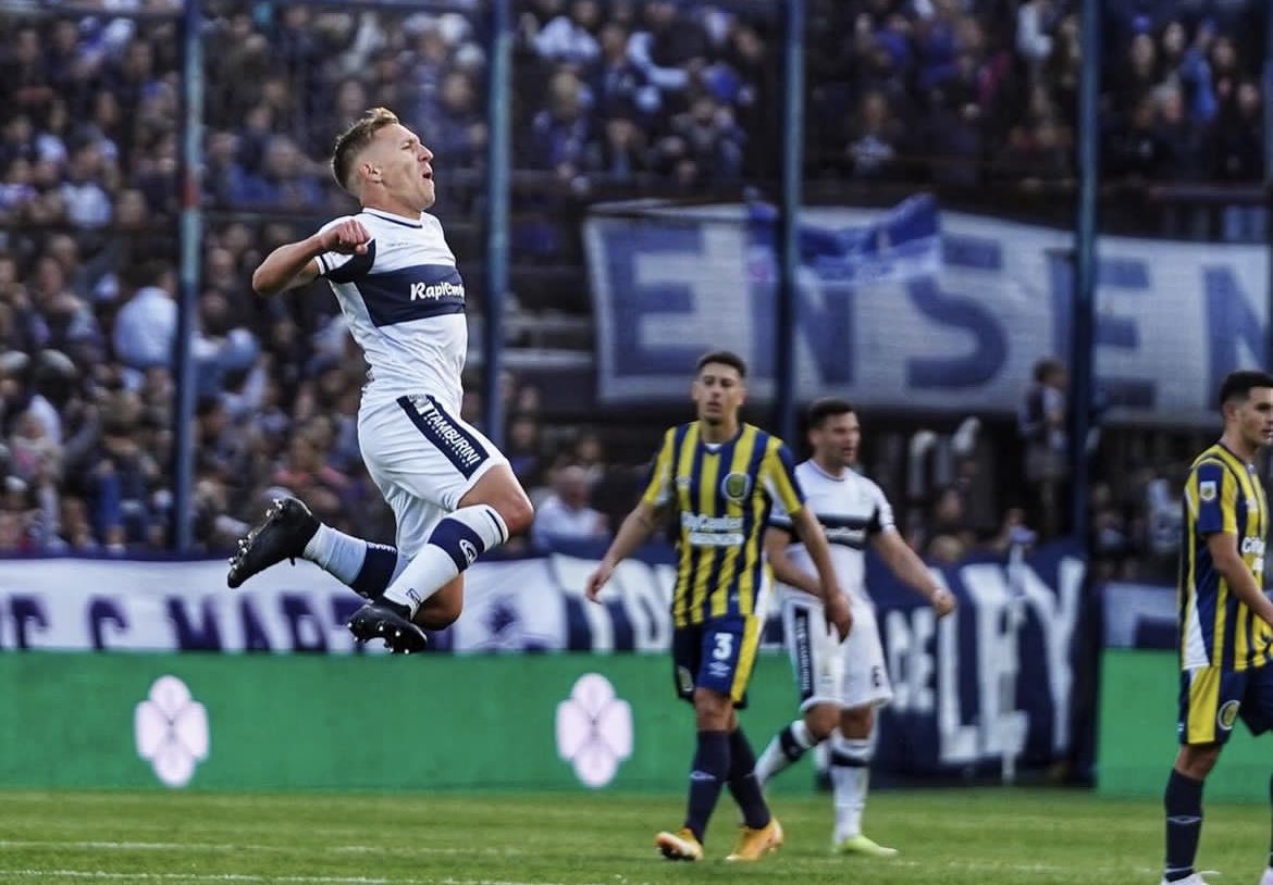 Más allá de su amor por el club y de todo su esfuerzo por venir , esta acá porque tiene mucho para dar(algo que en poco demostró ) sino el mismo no hubiese venido , es difícil entender que no este desde el inicio #deblasis