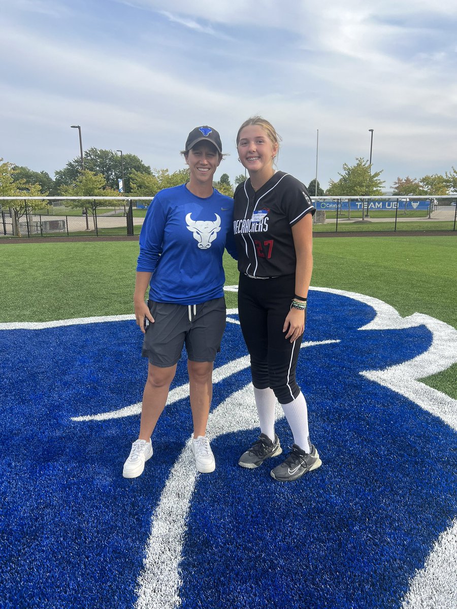 Huge thank you to @mikeruechel, @Steph_Roan6, @GoodcupaJoe, and the @UBBullssoftball team for the amazing camp today! It was so great to see the campus and meet some of the girls. Looking forward to next time. Go Bulls! @CSA_Athletes @Firecrackers_MI