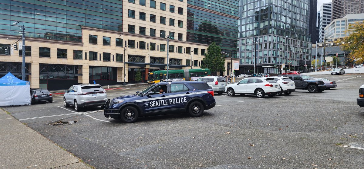 Alex Garland tweet media