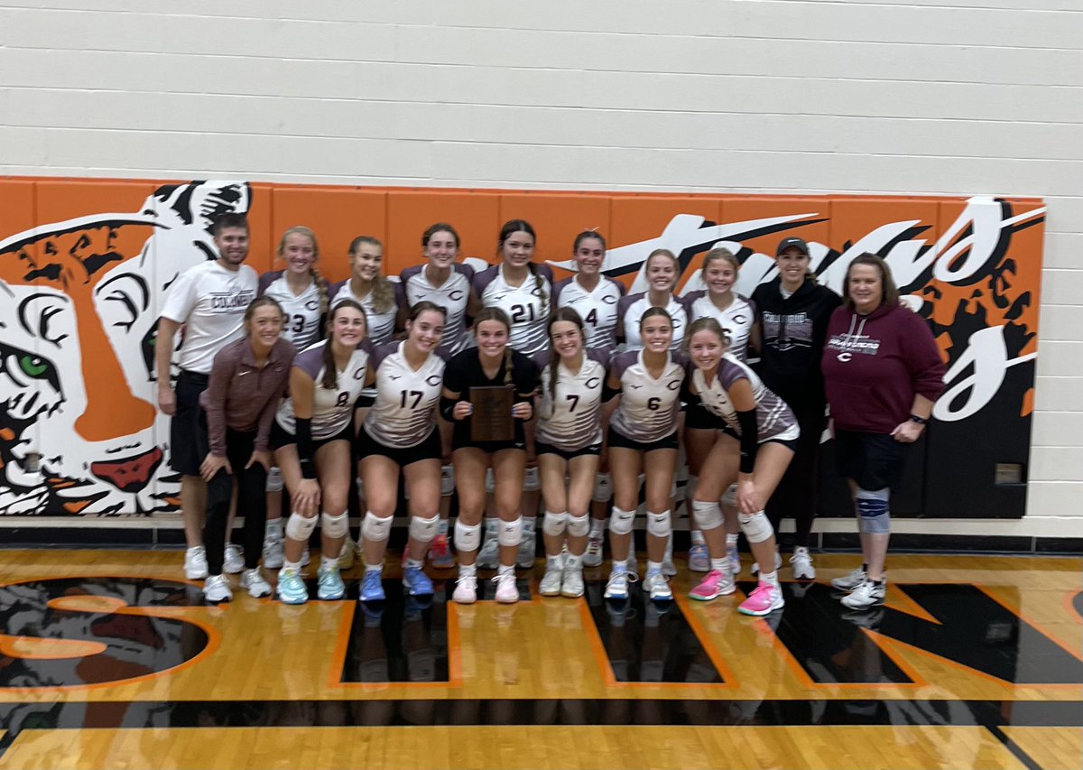 CHS 🏐 captures the Hastings Invite title with a 25-15 25-23 win over Northwest in the championship 🏆. Varsity finishes the week 4-0 and moves to 10-9 on the season. #nebpreps