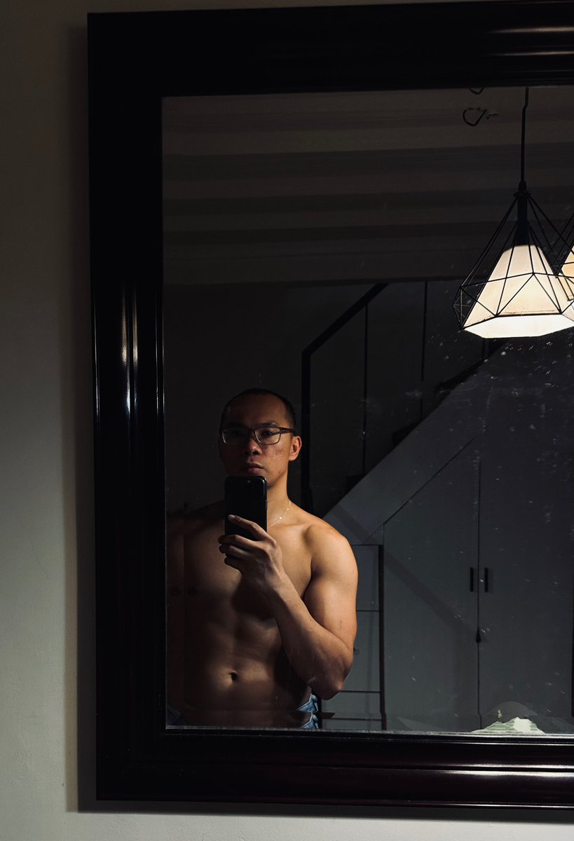 LIGHT_Nov1221's tweet photo. Because why not? 🫣 https://t.co/qHxvnXVFmJ