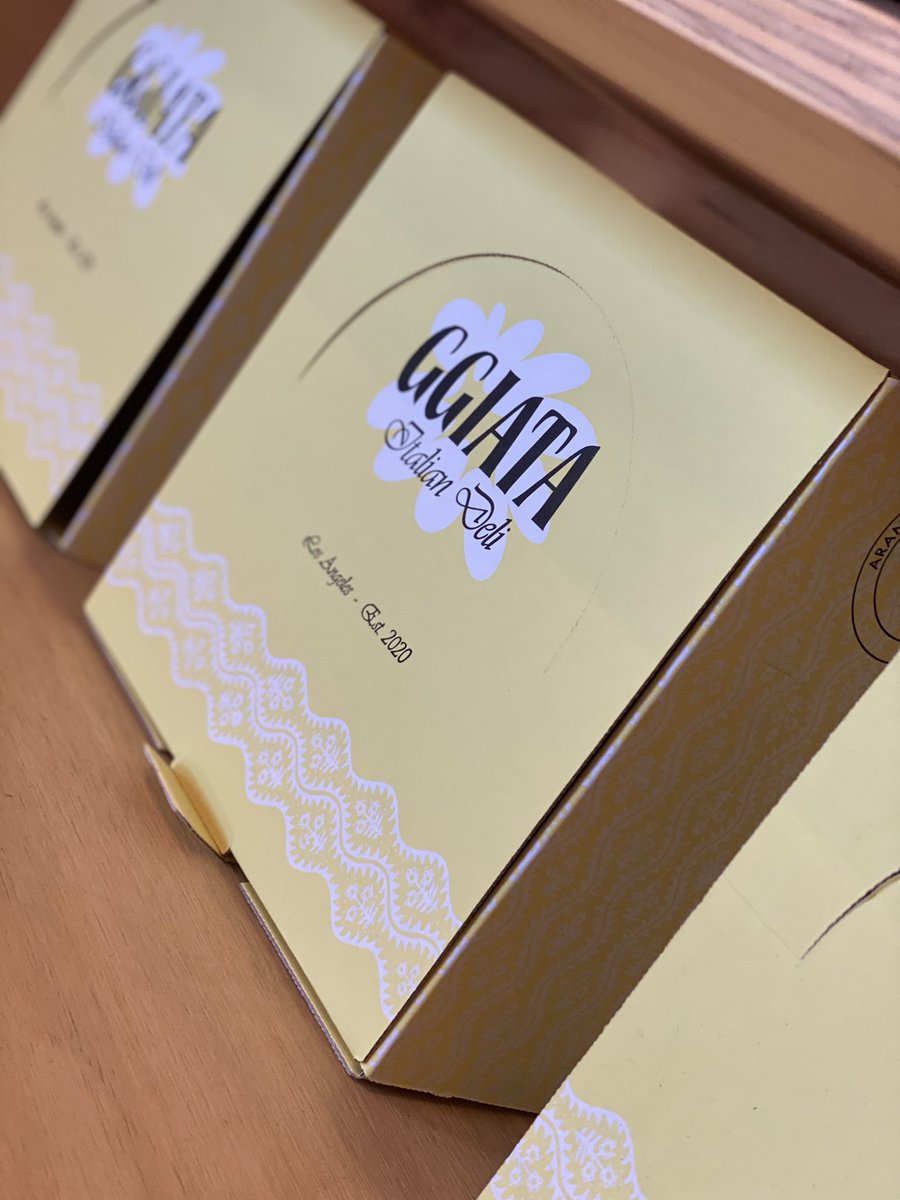 In this house, we worship 🙏🏼 the chicken parm sandwich from <a href="/gggiata/">Ggiata Delicatessen</a>! 😋