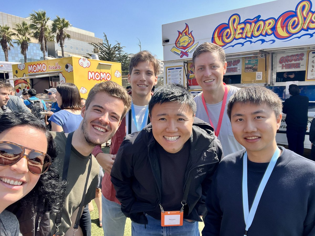 genaifounders's tweet photo. RT @yanabana: Oh look! @GenAIounders x @YCombinator founders 🙌 https://t.co/CFeqsyreOe