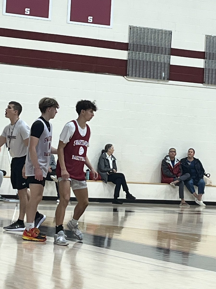 dancohen0710's tweet photo. Thank you @SwatMBasketball for the opportunity to compete at the elite camp today. It was a great experience learning and playing in front of @shane_loeffler and @LandryKosmalski https://t.co/9HQrPabcsh