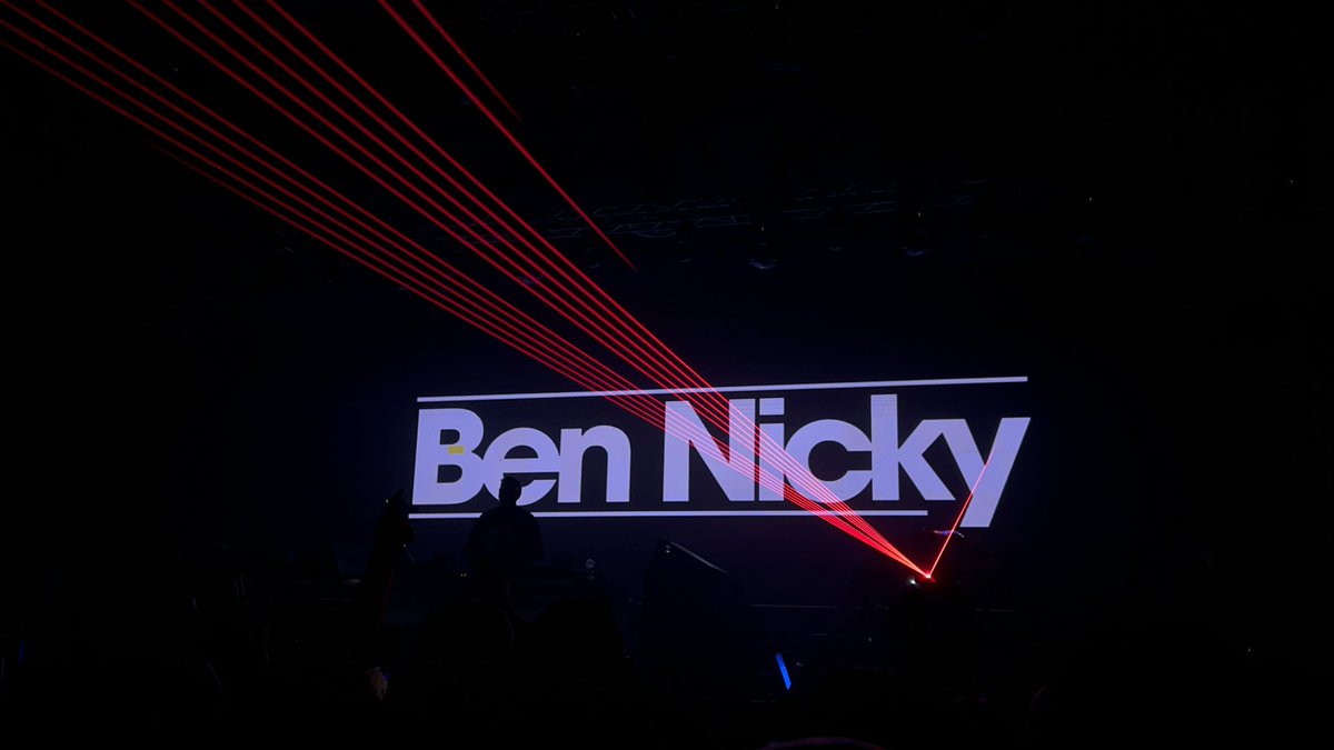 Becca_Cookson's tweet image. Absolutely unreal night 😍 @bennicky