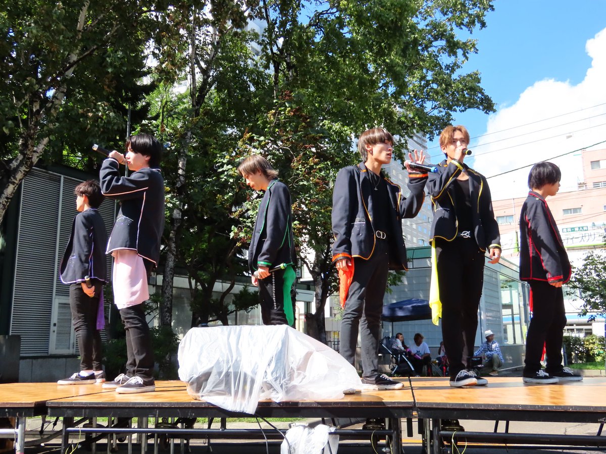 jlb777300's tweet photo. キッチンカー祭り
アイドルコンプリートライブ
in パークホテル駐車場
2023.9.23
#ライブプロ
#ワンラブ
#KOHEI
#RUCKY
#TOMOYA
#KAI
#REN
#HARUKI
#キッチンカー祭り
#パークホテル駐車場 https://t.co/fo70g2aX79