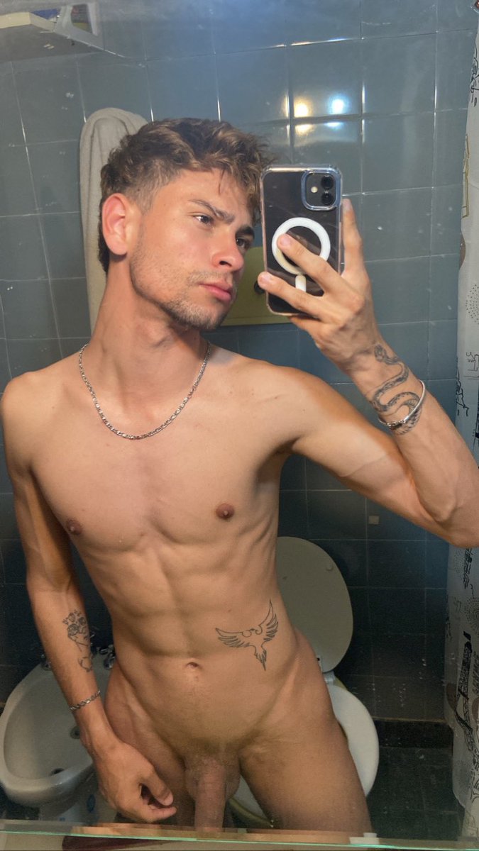 Alguien me ayudar a bañar ?