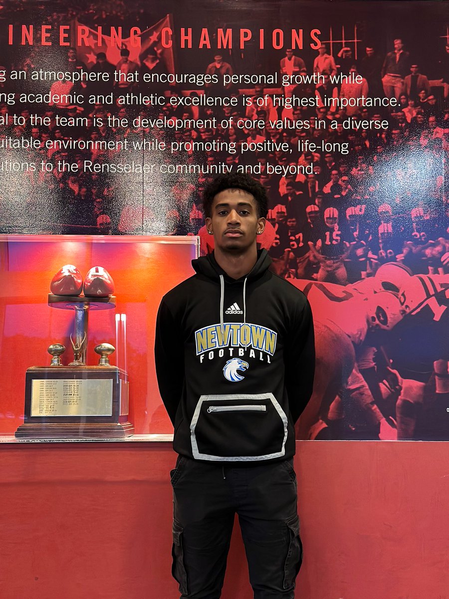aydyngonzalez5's tweet photo. Had a great time at @RPIFootball this afternoon.
Thank you @CoachBarbieri for the invite!
#rolltown https://t.co/edDw9nJXrJ