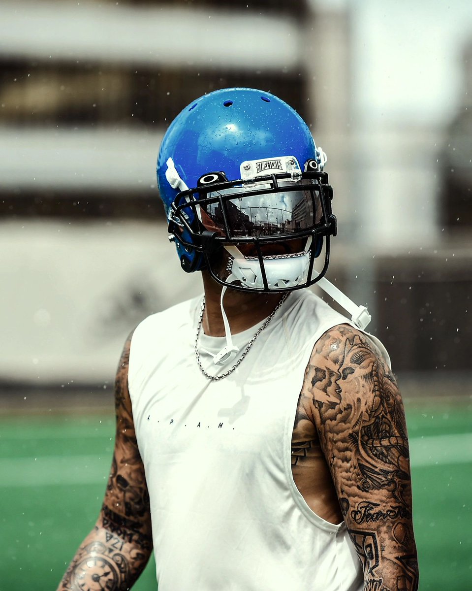 lisha0104's tweet photo. It's raining while we're practising.#Champion #GameDay #FantasyFootbal #TrainingCamp #Draft #Offense #Defense 
 #Quarterback #Touchdown #Football #SuperBowl #NFL #Rugby #BroncosCountry #NCAA #love #instagood #photooftheda #fashio #beautiful #happ #cute #tbt #followme #picoftheday https://t.co/CwiYNgT3PU
