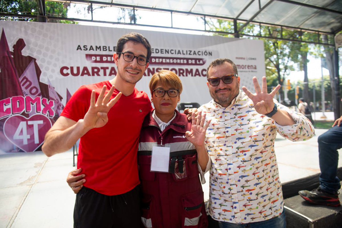 Caminando con los dirigentes <a href="/Sebas_RM/">Sebastián Ramírez Mendoza</a> y <a href="/emilianoalvarez/">Emiliano Alvarez</a> en la defensa de la Cuarta Transformación en Gustavo A. Madero y toda la Ciudad de México.