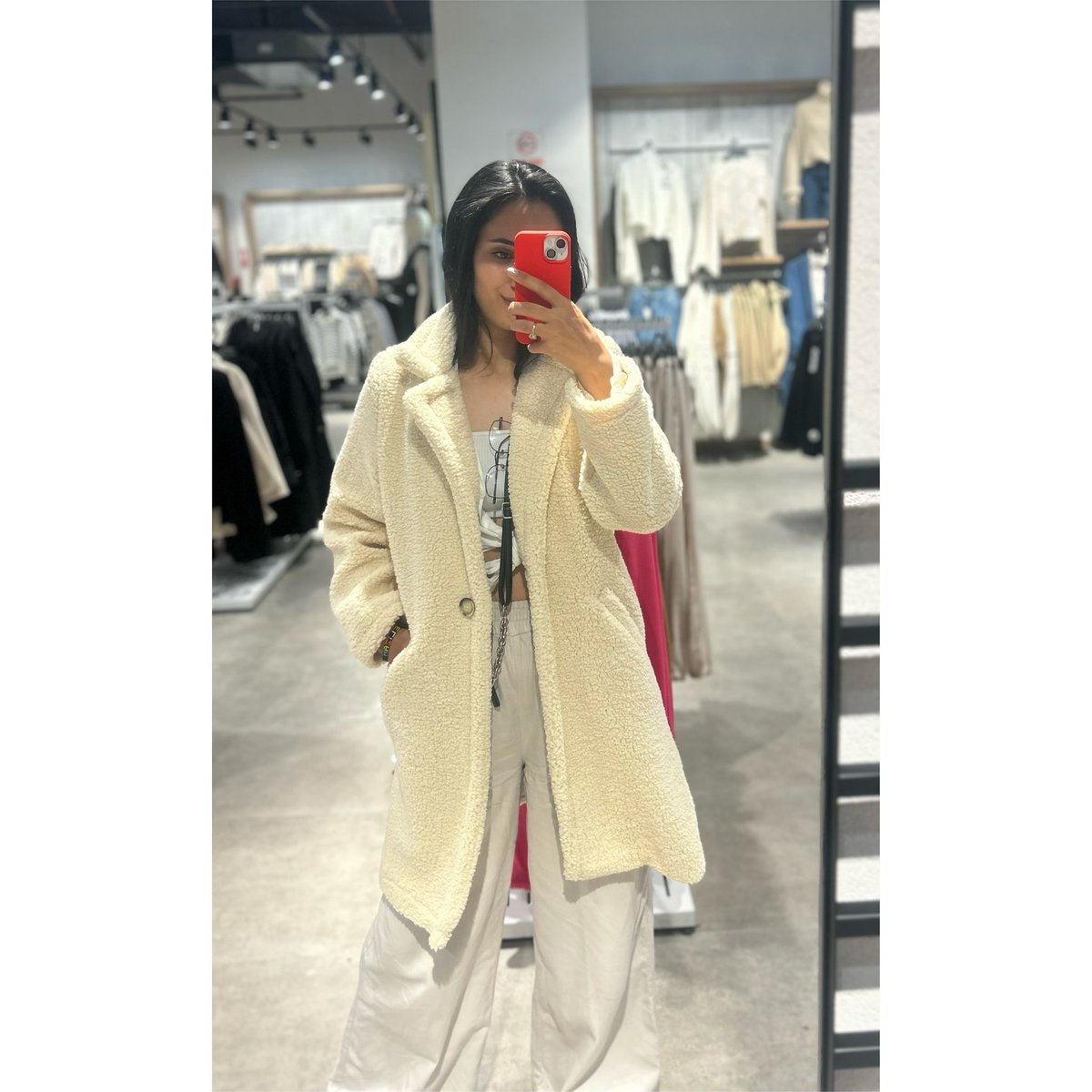 gamzekaplanerr's tweet photo. Mirrors 🪞 https://t.co/GCKiGkOed7