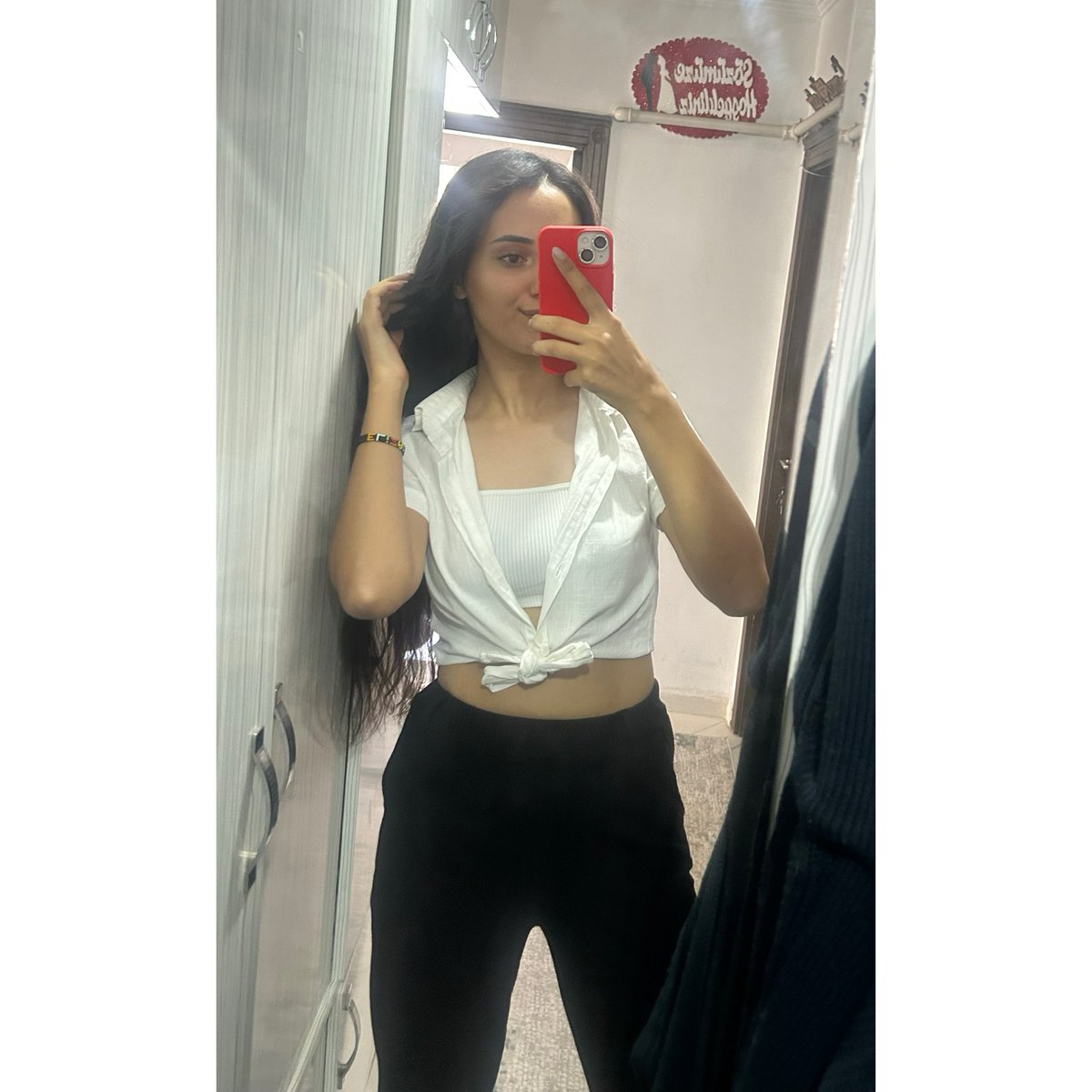gamzekaplanerr's tweet photo. Mirrors 🪞 https://t.co/GCKiGkOed7