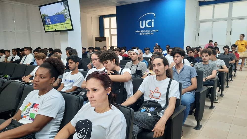 universidad_uci's tweet image. #Hoy nuestra universidad fue sede del Clasificatorio a la Final Regional del #ICPC2023. Decenas de equipos han competido en esta eliminatoria, persiguiendo el sueño de escalar niveles hasta llegar a la Final Mundial. ¡Felicitaciones y éxito en su camino hacia la final! #SomosUCI