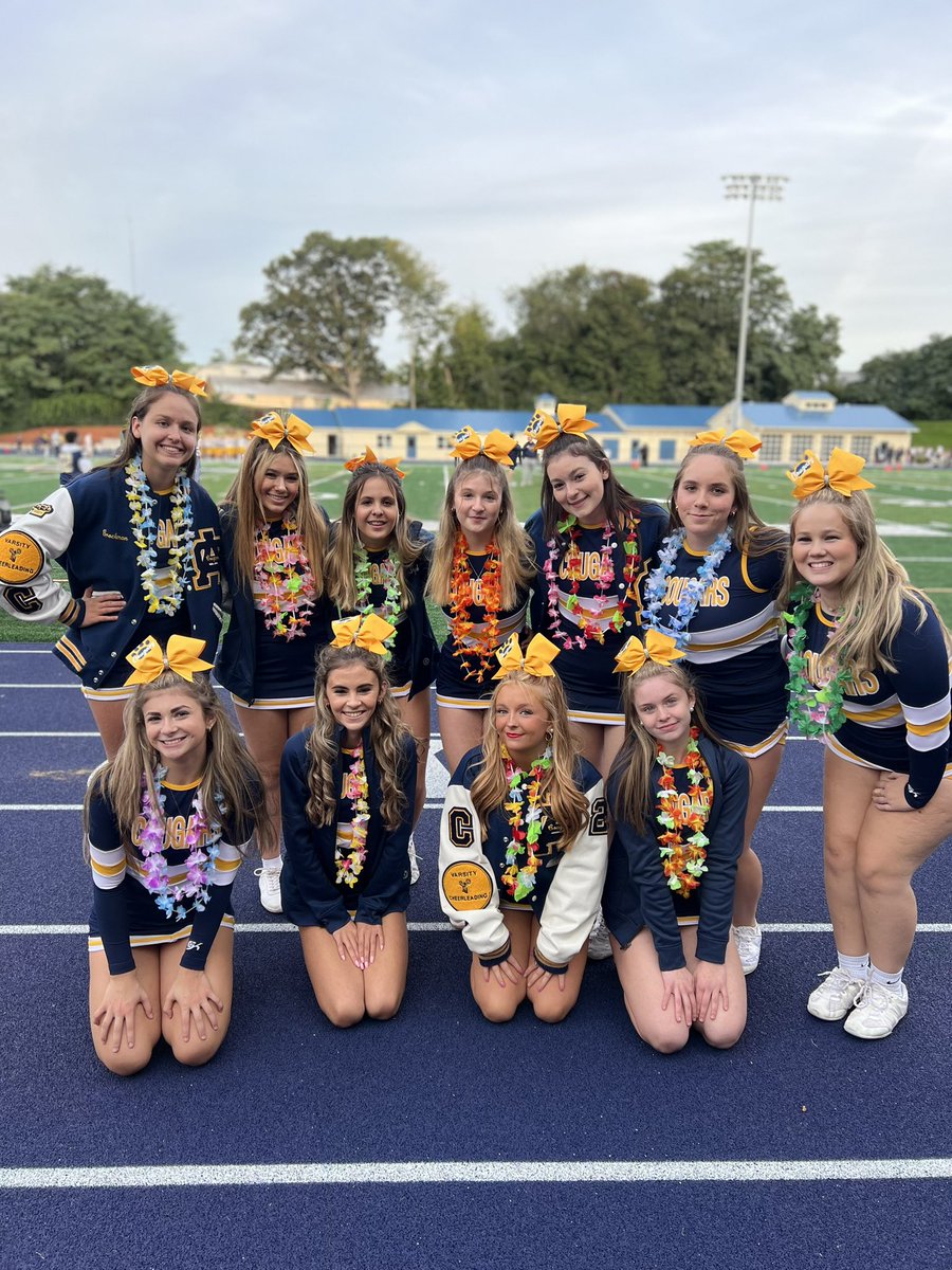 AC_Athletics's tweet image. Our football cheerleaders at last night’s #HawaiianNight themed football game 📣🏈 #GoCougars