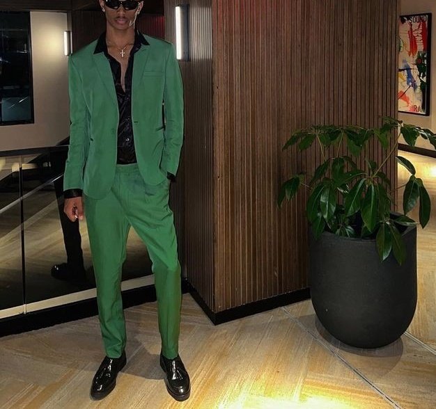 We both know that it's not fashionable to love me
#GALAMRDS