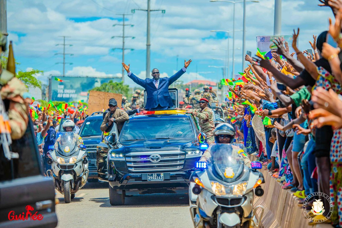 GuineeBuzz's tweet photo. La popularité du Colonel fait peur à l'opposition 🇬🇳 https://t.co/a8bKcZJYWJ