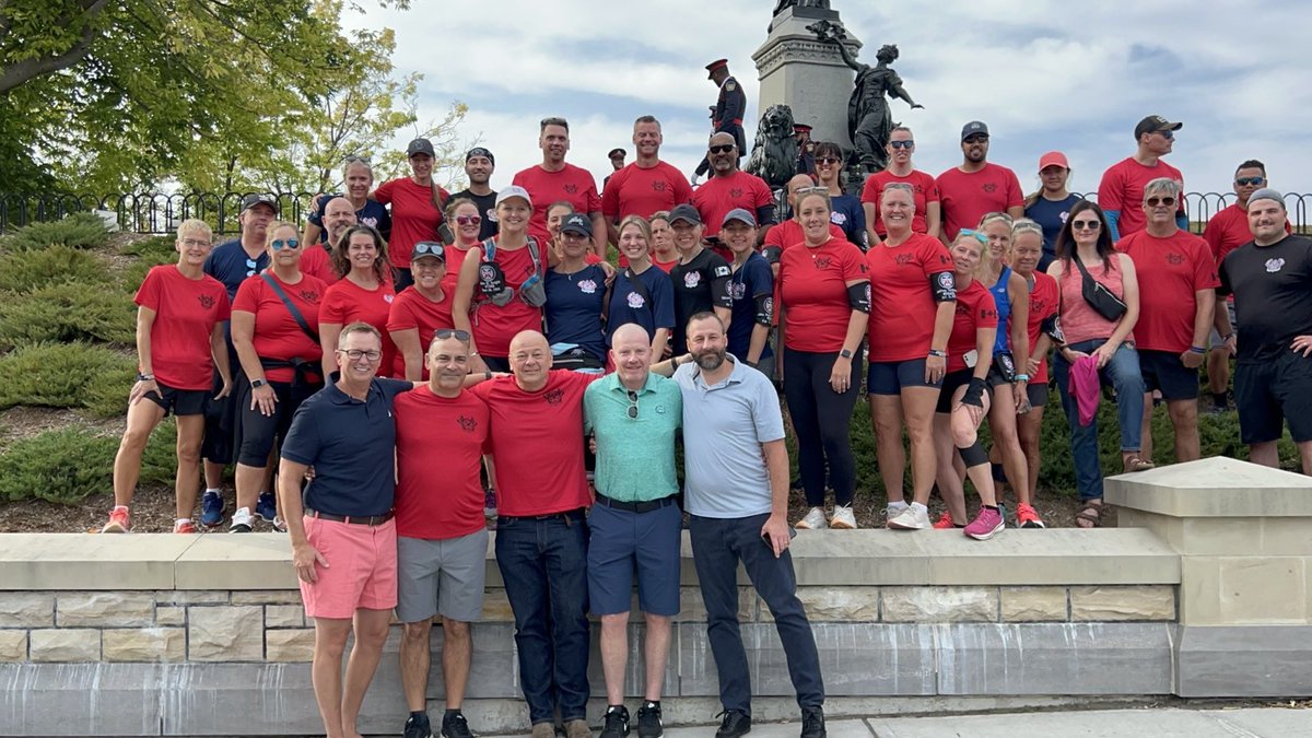Today, I had an opportunity to greet <a href="/460km/">Run To Remember</a> runners, and <a href="/CanadianR2R/">Ride to Remember</a> riders, as they arrived at Parliament Hill. 

Thank you to everyone who participated in these important events and to everyone who supported them along the way. 🙏🏽💙
#HeroesInLife
