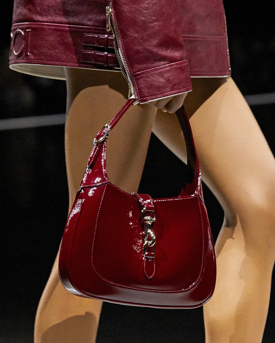 gucci's tweet photo. A story of passion. Rosso Ancora is the start.

#GucciAncora #GucciSS24 https://t.co/nxZ9V1squI