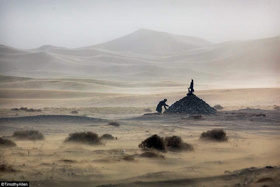 MGL_nomadic's tweet photo. “Ижий минь, намар сэрүү орохоор улам бүр бодогдох...
Илчээ асгаж биднийгээ хүн болгосон та минь
энэ усан бороо, жихүүн салхины үзүүрт жиндэж л байгаа байх даа.”
📖📚

ӨГЛӨӨНИЙ МЭНД 🌤️ https://t.co/4mD5flNXSD
