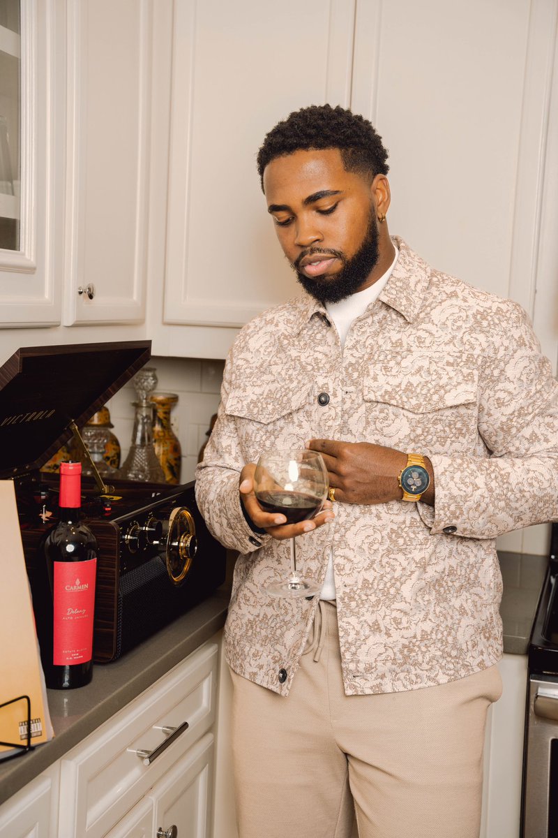 OWTspoken_'s tweet photo. Cheers to 30 🥂🍾 https://t.co/1LnrnlYrc4