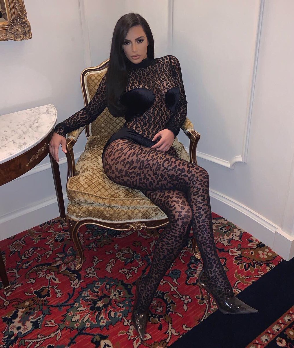 KimKardashian6's tweet photo. Kim Kardashian 😍🥰🫶🏼 https://t.co/ui9CaF3ce2