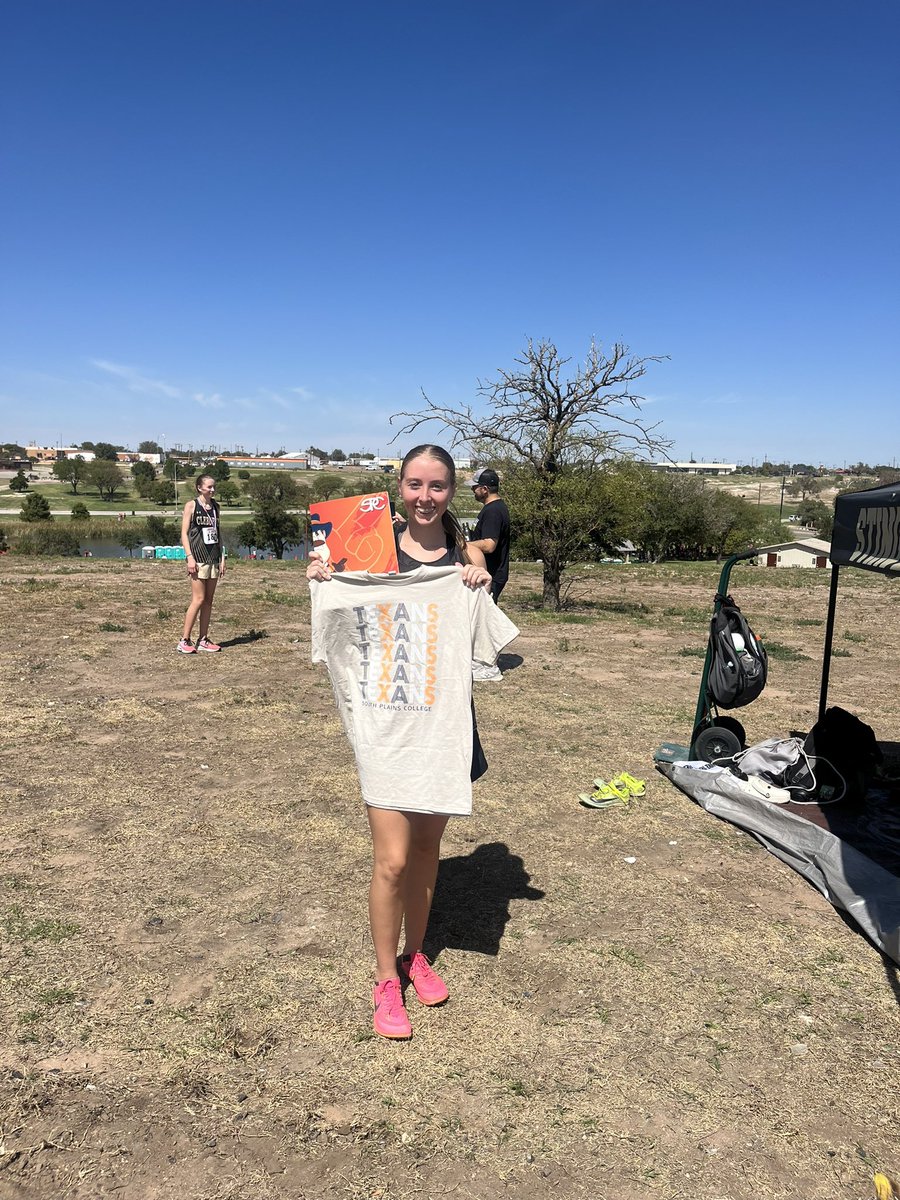 emmadudley22's tweet photo. Thankful to receive my first official offer from South Plains College!! It was a pleasure talking with y'all. @CleburneXc @CISDSports @CleburneISD @Cleburne_TF https://t.co/id3LDp6MY7