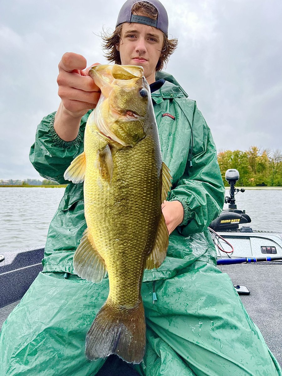 joelthemuskyman's tweet image. LMBs love SSDs, too!
(Shallow Swimmin’ Dawgs)

#stcroixrods #bestrodsonearth #finsbraid #finsfishing #offshoretackle #rangerboats #minnkota #humminbird #muskyinnovations #stealthtackle #engelcoolers #simmsfishing #npaa #fishing