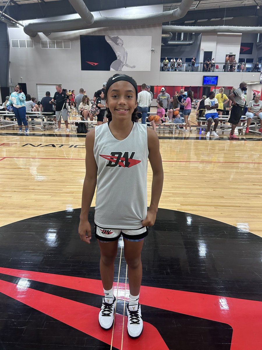 2. Xoey Ross - 5'6 - 2030 - Drive Nation
Playing beyond her age, Ross demonstrated a mature understanding of the game. Her skill level exceeded expectations, particularly her solid shooting ability. I anticipate Ross's development over the years, and I am excited to follow her