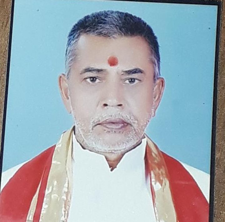कन्हैया लाल पुत्र कृष्ण लाल नि भैसाना, हा मु इंदौर द्वारा धाकड़ समाज के बारे में अभद्र टिप्पणी की गई। जिजसे समाज में रोष व्याप्त है। श्रीमान <a href="/IndoreCollector/">Collector Indore</a> <a href="/CP_INDORE/">Commissioner of Police,Indore</a> <a href="/iShankarLalwani/">Shankar Lalwani - #IndoreAhead</a>  से निवेदन है कि मामले में संज्ञान लेकर आवश्यक कार्यवाही करें