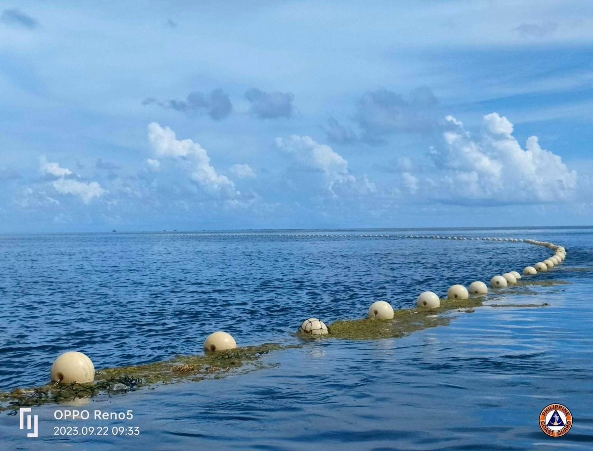 Marchfoward's tweet photo. China semakin cuba mengukuhkan tuntutannya di perairan Filipina

Apabila Pengawal Pantai Filipina mengeluarkan gambar China memasang penghadang terapung di Tenggara Beting Bajo de Masinloc (Scarborough Shoal) bagi halang nelayan Filipina memancing di sana

PMX masih nak releks? https://t.co/ObcXFGr4Jy