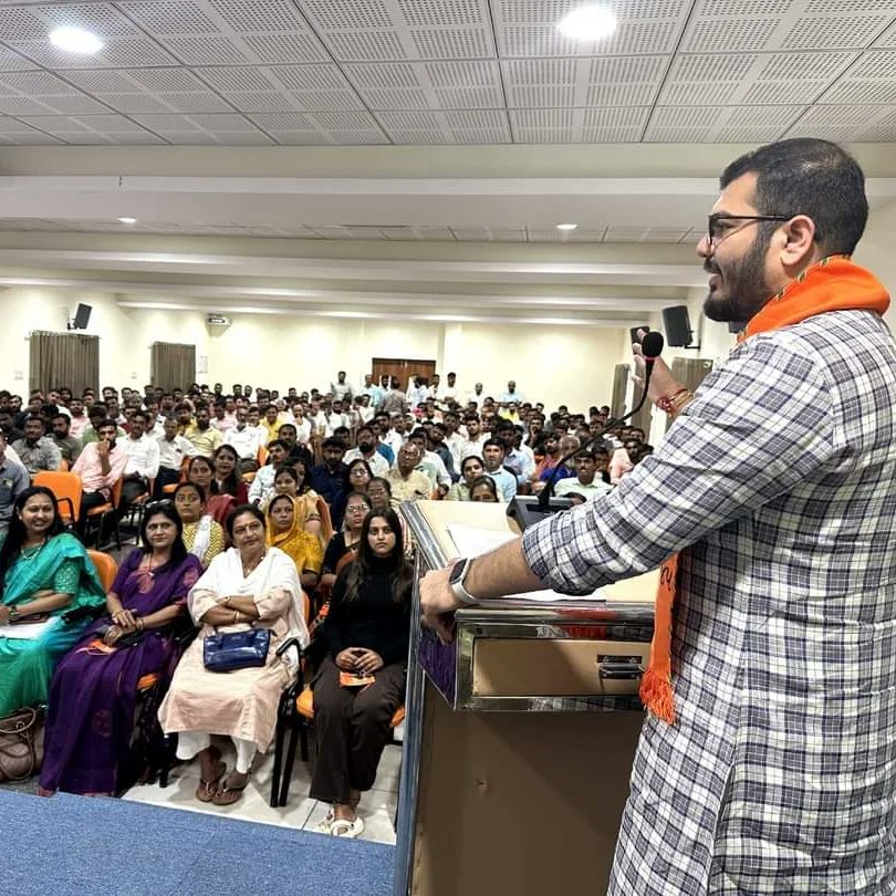 AcharryaDiimple's tweet photo. #શંખનાદ2023 #volunteermeet 
@PiyushPatelBJP @BJP4Gujarat @iDevjiVarchand @MananDaniBJP @ratnakar273 @VinodChavdaBJP @aniruddhdavebjp https://t.co/0h2GhYnc6U