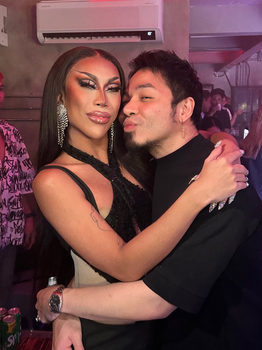 Yieeee kunyari di nag away dati <a href="/xilhouete/">XILO</a>