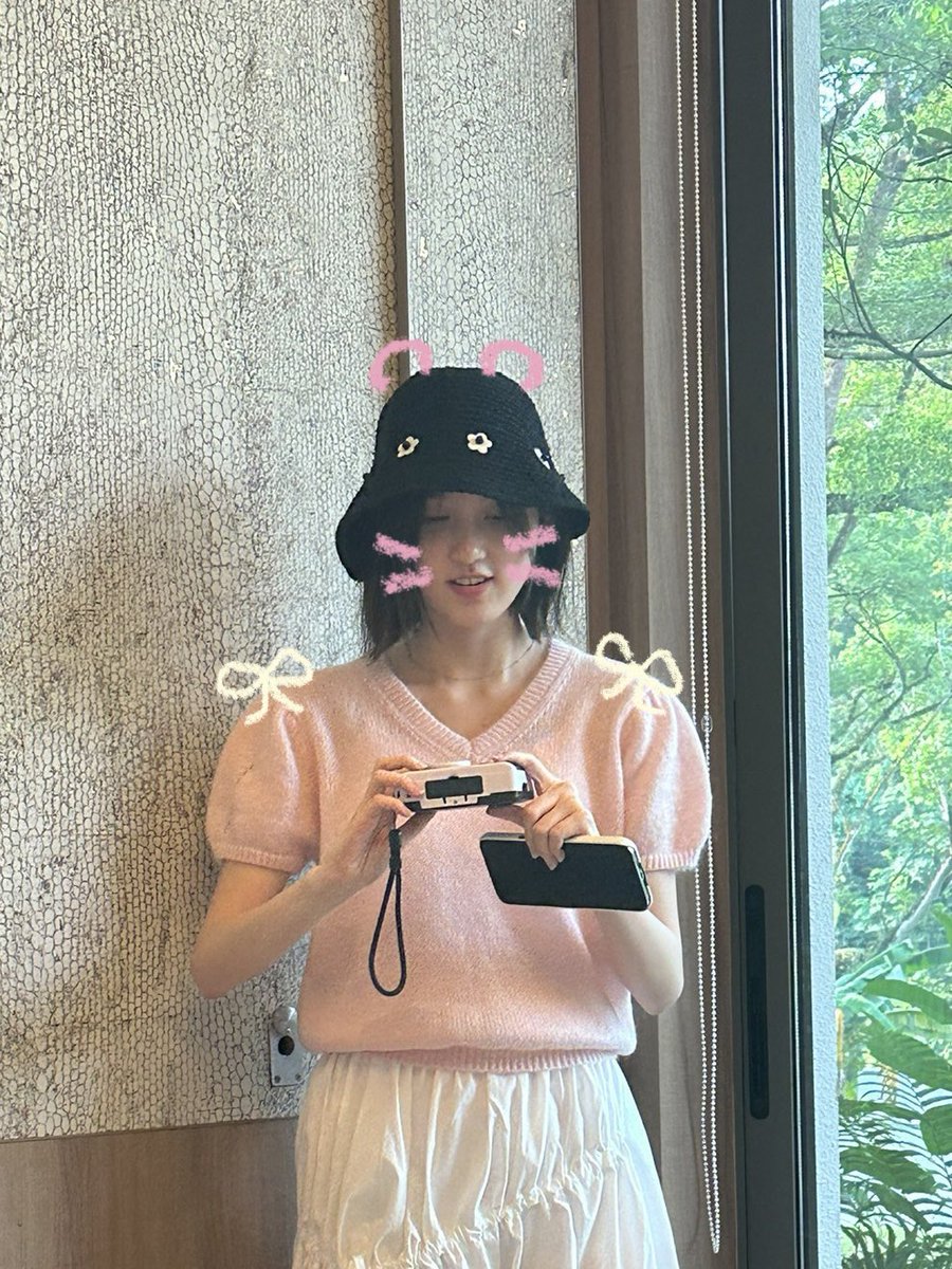 우리 가을언니 생일축하해여💞 세상에서 제에에일 행복한 하루 보내여🎀😽🎀💕

#IVE #아이브 #LEESEO #이서 
#1stEP #IVEMINE
#Eitherway #OfftheRecord #Baddie 
#HappyGAEULday
#가을이의_계절이_왔다🍂