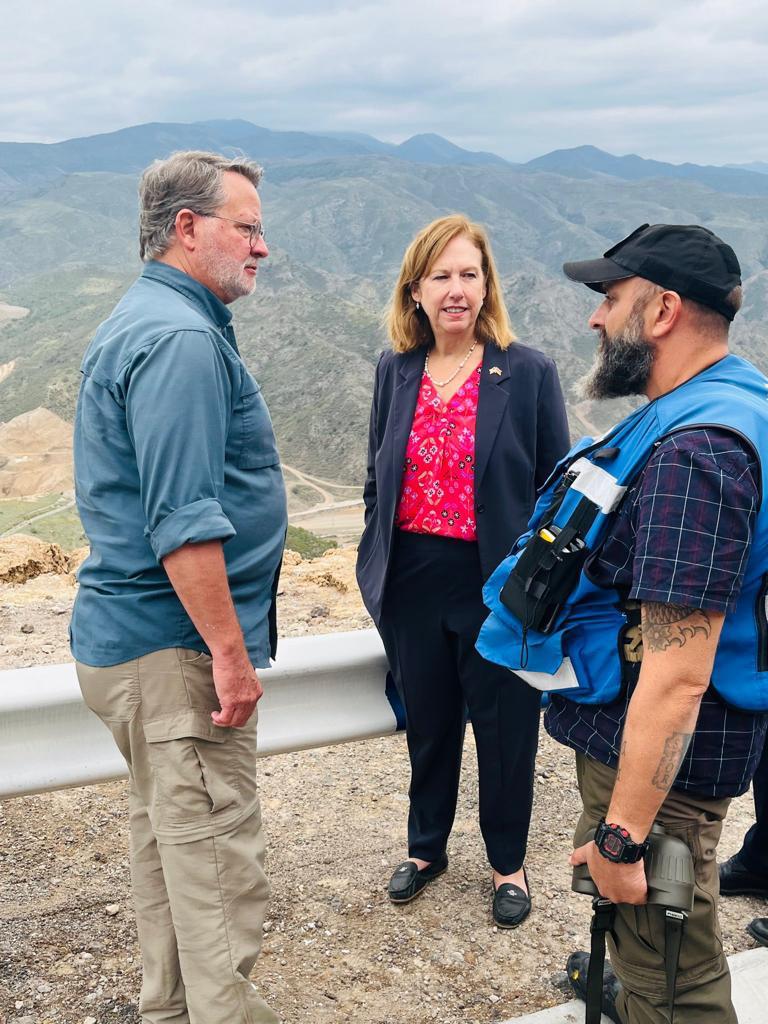 Ambassador Kristina A. Kvien (@usambyerevan) on Twitter photo Joined <a href="/SenGaryPeters/">Senator Gary Peters</a> and Syunik governor Ghukasyan near the entrance to the Lachin corridor. There are nearly 20 trucks of desperately needed supplies ready to help address the dire humanitarian situation in Nagorno-Karabakh. The corridor must be opened immediately. Joined <a href="/SenGaryPeters/">Senator Gary Peters</a> and Syunik governor Ghukasyan near the entrance to the Lachin corridor. There are nearly 20 trucks of desperately needed supplies ready to help address the dire humanitarian situation in Nagorno-Karabakh. The corridor must be opened immediately.