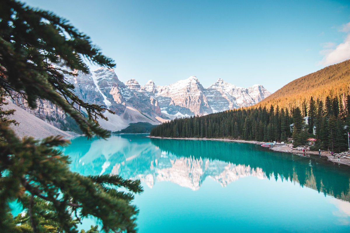Beautiful View of #MoraineLake❤️

🗺️ Canada