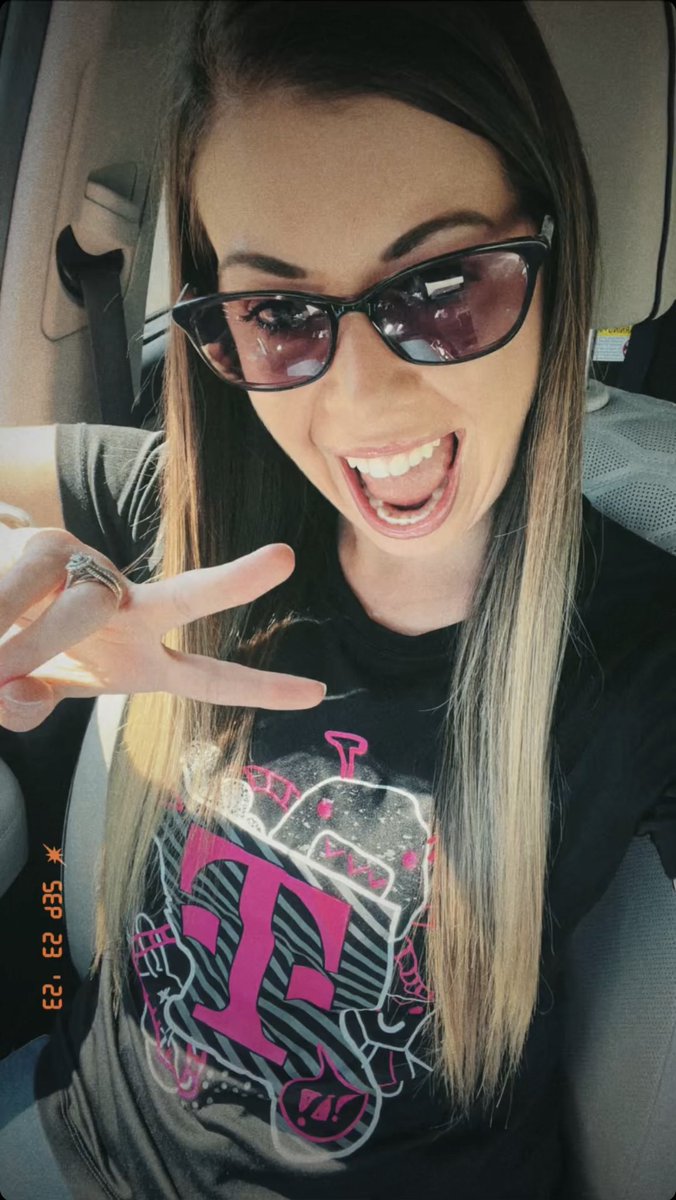 Vanessa Lozano tweet media