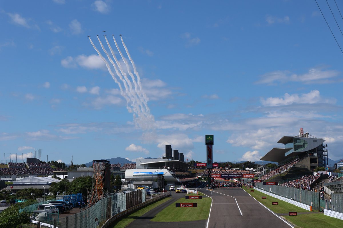suzuka_event's tweet photo. ブルーインパルスの皆さんありがとうございました！
 #F1JP #JapaneseGP #ブルーインパルス https://t.co/qjmb9jTPwp