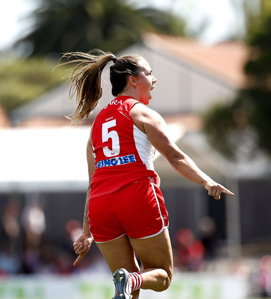 What an afternoon at Henson Park!

A huge thank you to the 4595 members and fans who came out today!

An amazing atmosphere. #AFLWSwansEagles #CheerThis

📸 <a href="/philthy295/">Phil Hillyard</a>