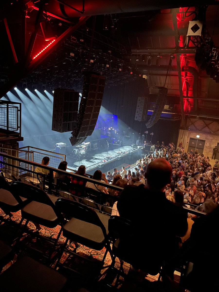 First time at the 🎶 <a href="/saltshedchicago/">The Salt Shed</a> 🧡great venue!! With <a href="/carbonejim/">Jim Carbone</a> 
Warpaint: 7:30pm
Death Cab For Cutie: 8:30pm - <a href="/dcfc/">Death Cab for Cutie</a> 
The Postal Service: 9:40pm