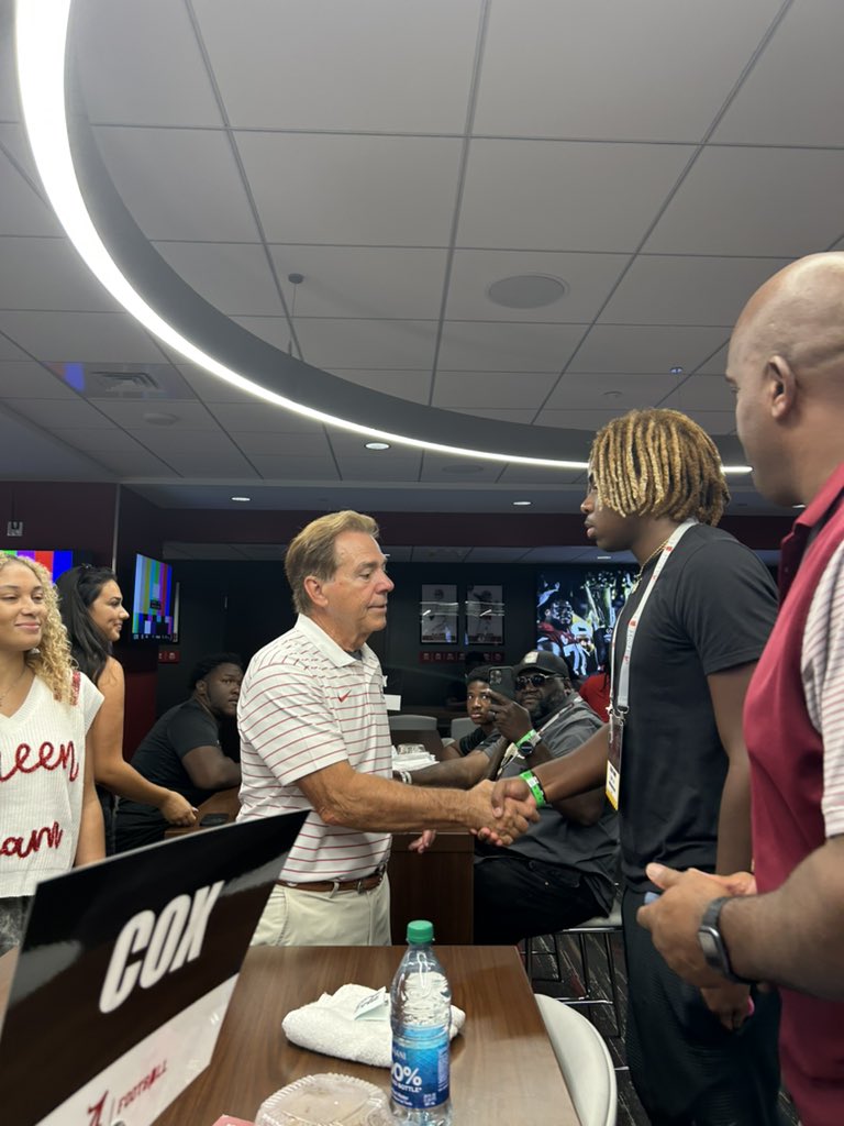 traajenn's tweet photo. Had a great time at @AlabamaFTBL. Really enjoyed my time and loved the atmosphere!! #RollTide @CoachJoeCox @freddierch8 @BrandonHuffman @IAmTDowns @BenHamner1 @scoop1914 https://t.co/NELdPEMeLL