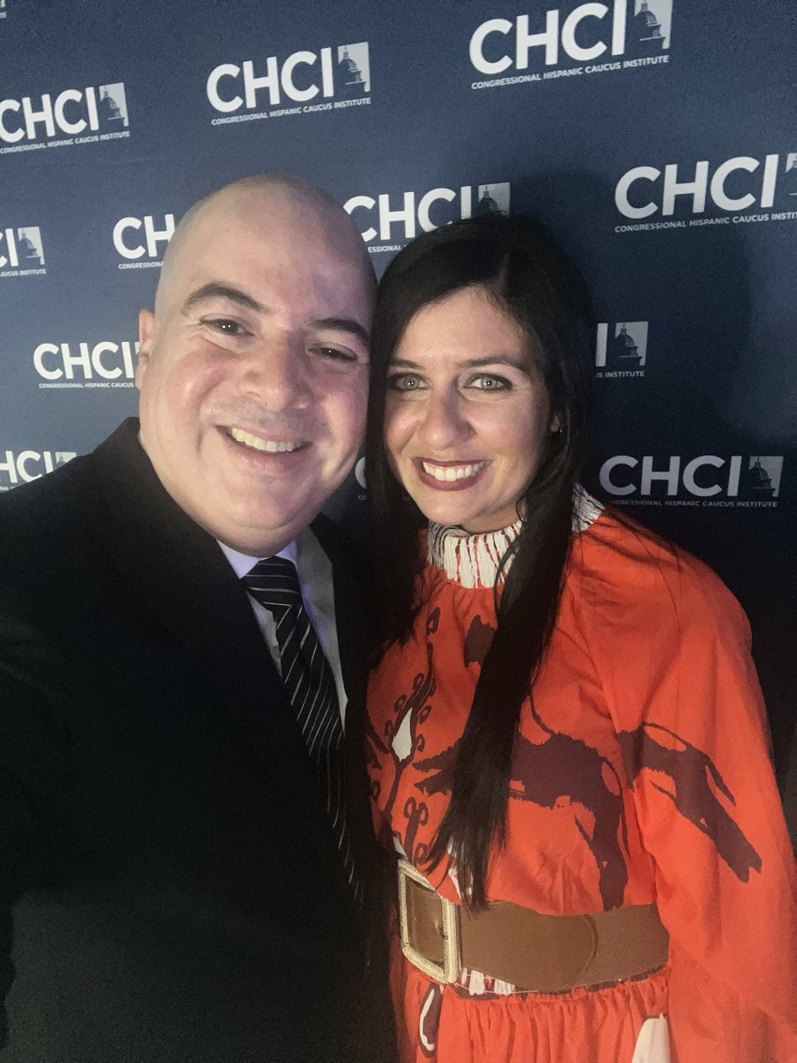 natasham4's tweet photo. Latino prom 2023 #CHCIHHM23 https://t.co/Z5a3HbOrog