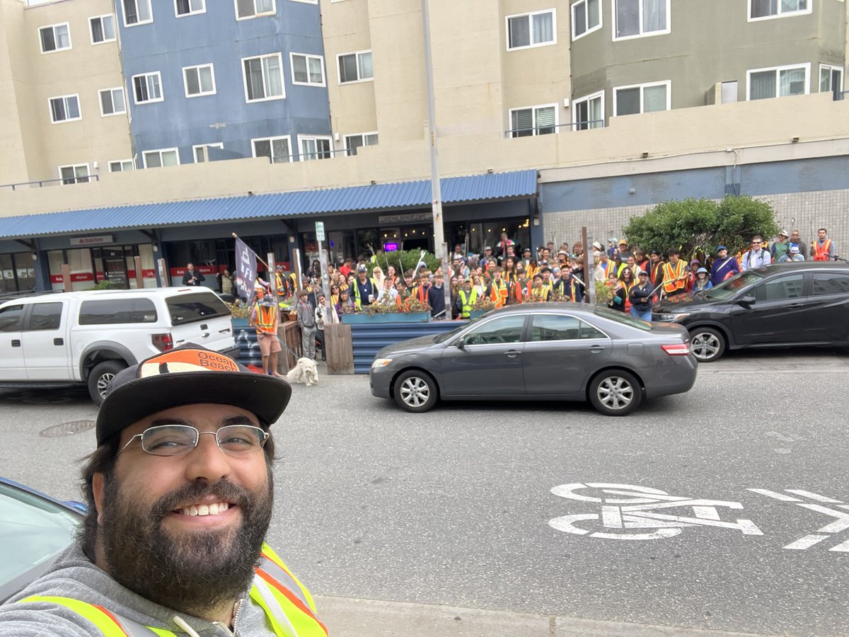 Bobakkabob37's tweet photo. Today was an absolutely phenomenal day!

It started with the @TheCACoast #CoastalCleanupDay so we had our usual #KeepOceanBeachClean series but with almost 7x the number of attendees! It was WILD 😍😍😍 https://t.co/cG3k2tJgeU