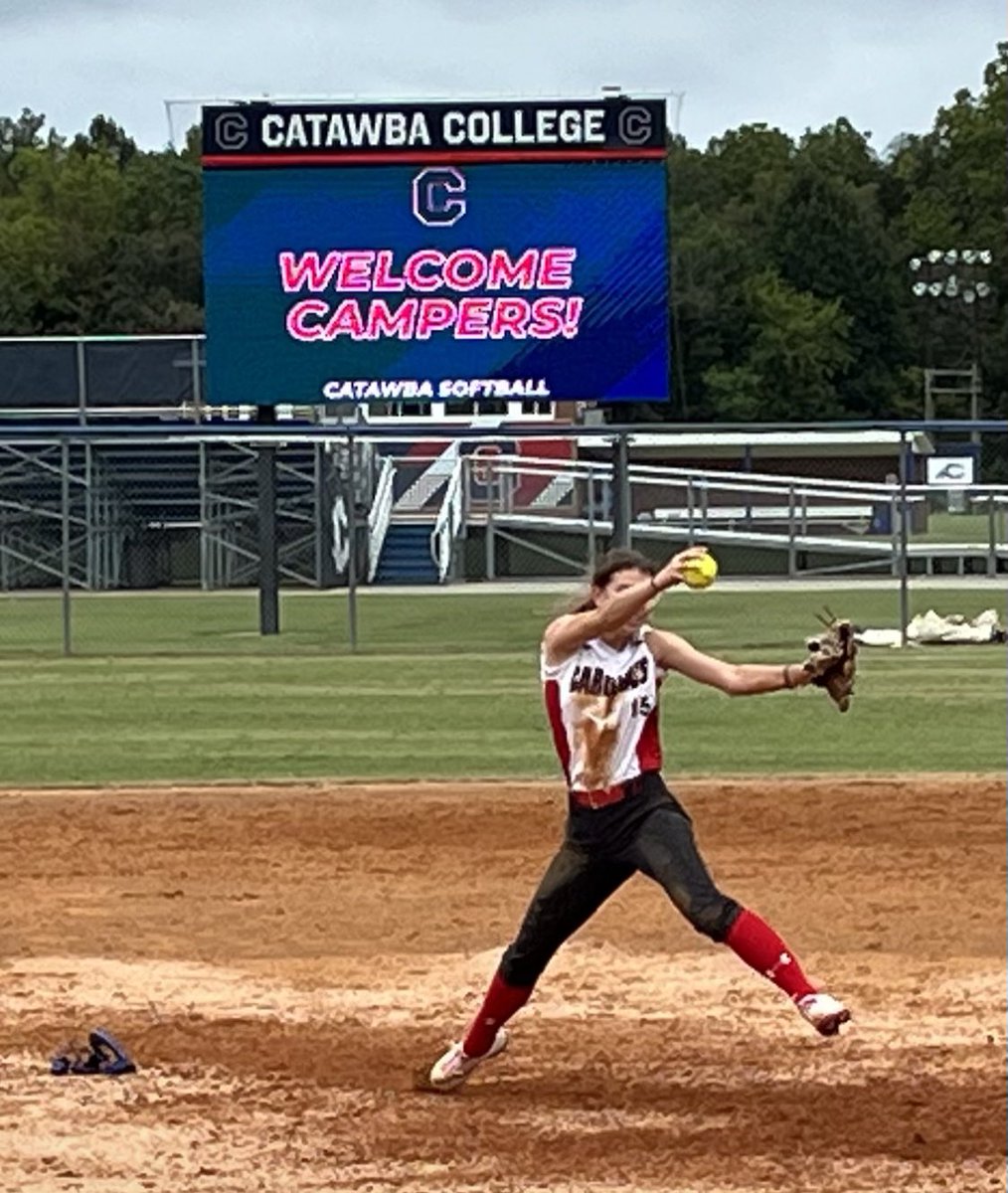 AlexisMelton115's tweet photo. Had a great day at Catawba College doing a Softball 🥎 camp &amp; tour of the college! @CatawbaSoftball @CardinalsYates https://t.co/7eeUtSoPue