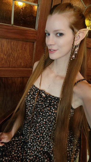 Wore my elf ears to the rose garden... and my @Brazzers panties too 😈 https://t.co/l2yJl1oJEm<a href="/tag/mvsales"class="tags"><span>#mvsales</span></a>