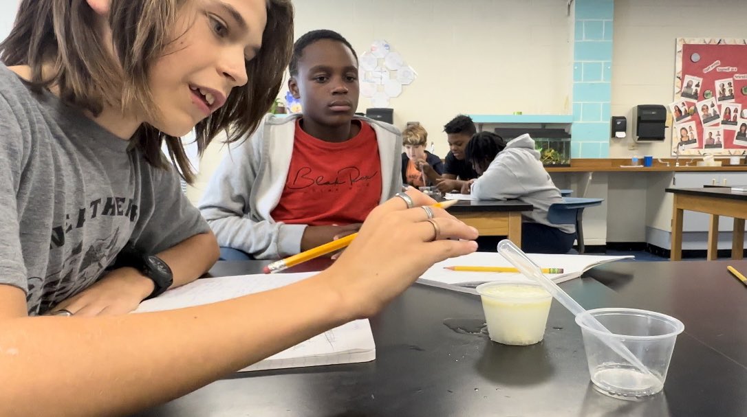 Sci_MsTCHR's tweet photo. 7th graders driving into @OpenSciEd bath bomb unit. https://t.co/CtiHtRonz5
