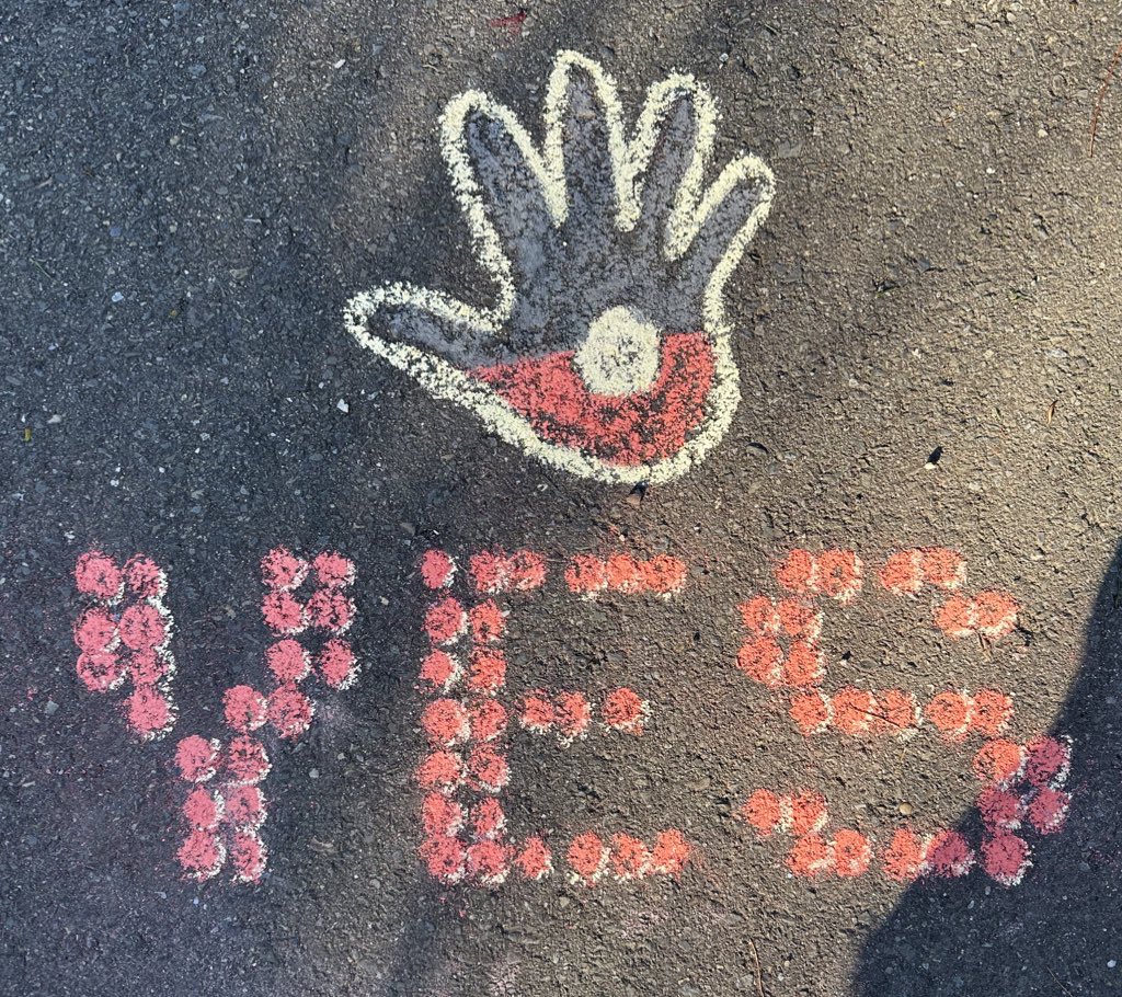 DemOnTheStreets's tweet photo. @thomasmayo23 🙏🏽Yes, it’s simple.
⚫️#VoteYes
🟡#HandsForYes 
🔴https://t.co/eA4wz829sR https://t.co/jwQUXBCt9X