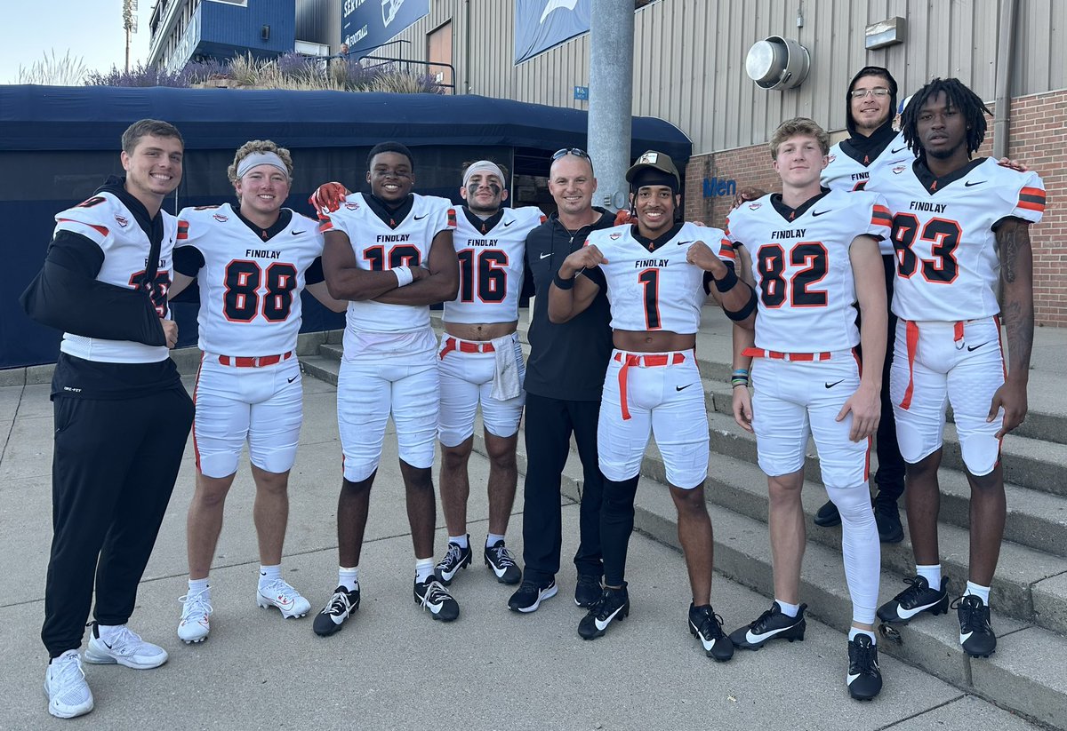 KyleOhradzansky's tweet photo. Extremely proud of this group! #TNT #1Team https://t.co/ipUHFMEpyS