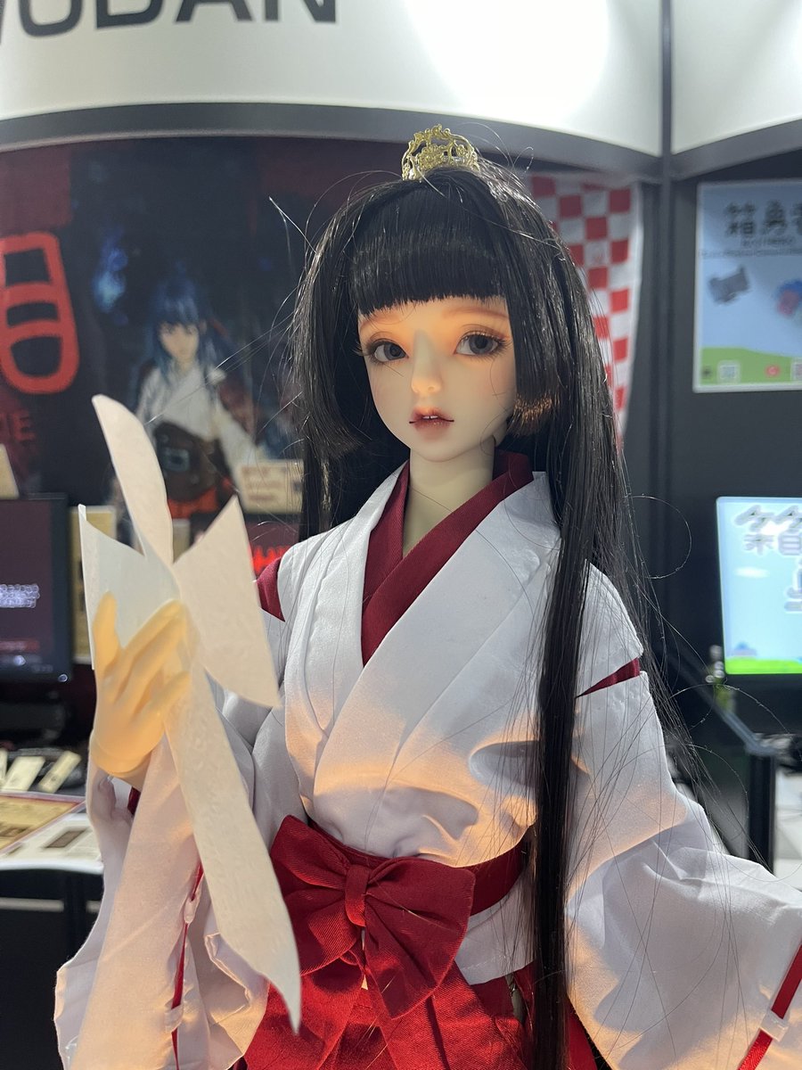 さぁ、最終日が始まりました！
私を目印に来てくださいまし