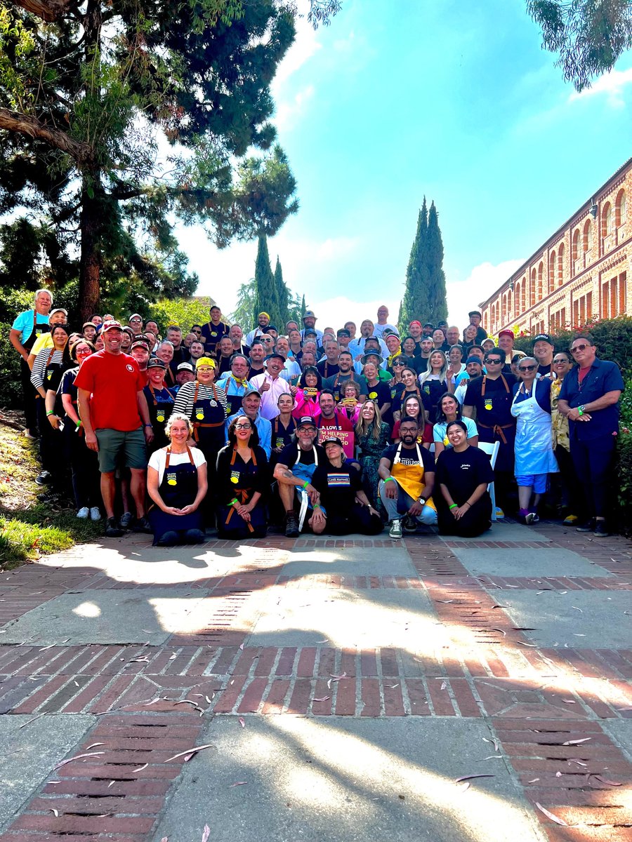 L.A. Loves Alex's tweet media